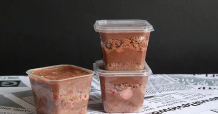 Bolo no Pote de Morango e Chocolate