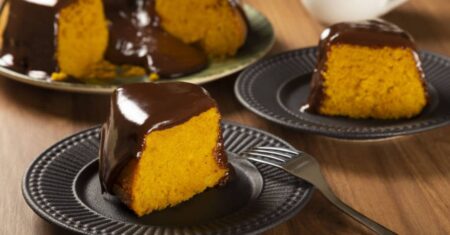 Receita Completa de Bolo de Cenoura com Nutella