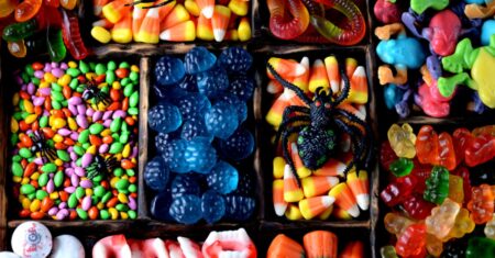 Como montar uma mesa de doces para o Halloween com estilo, criatividade e impacto visual