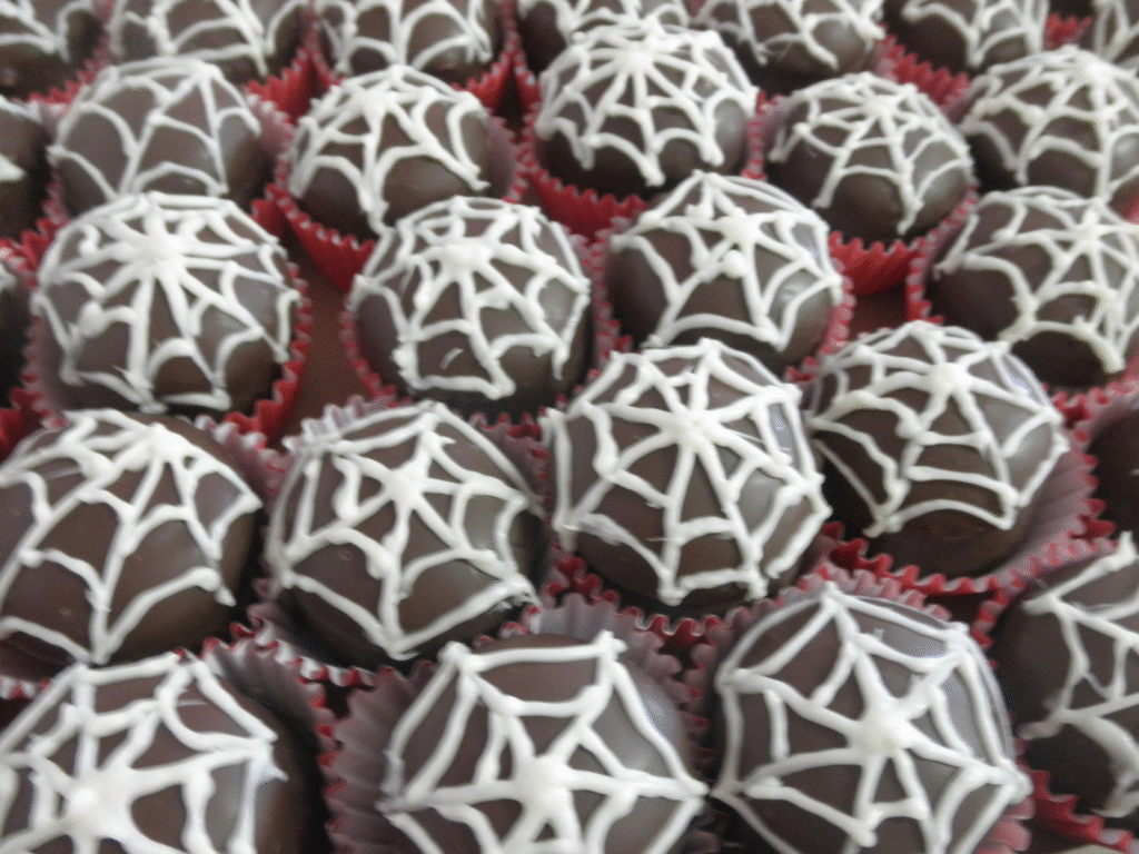 4 Receitas Criativas de Brigadeiros Temáticos para o Halloween