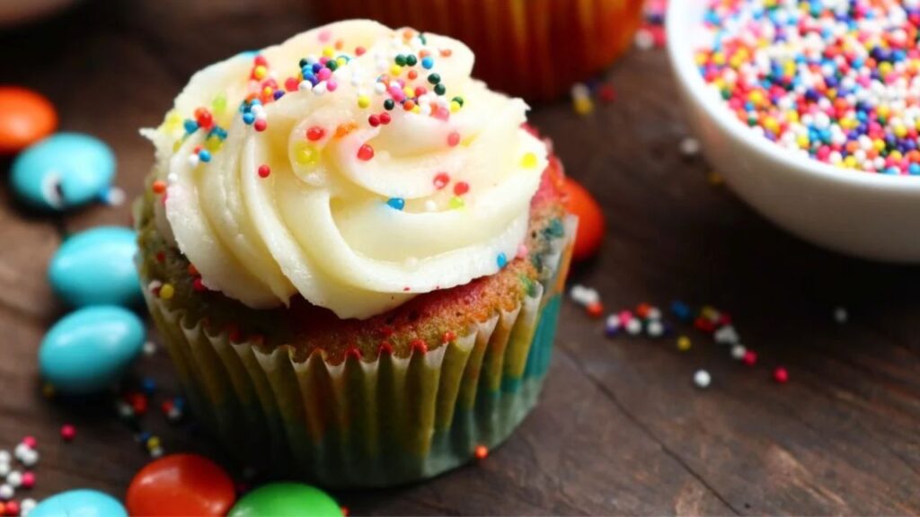 Cupcake de Carnaval com Confetes