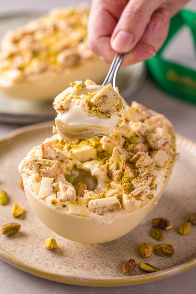 Receita de Ovo de Páscoa Gourmet de Pistache com Chocolate Branco