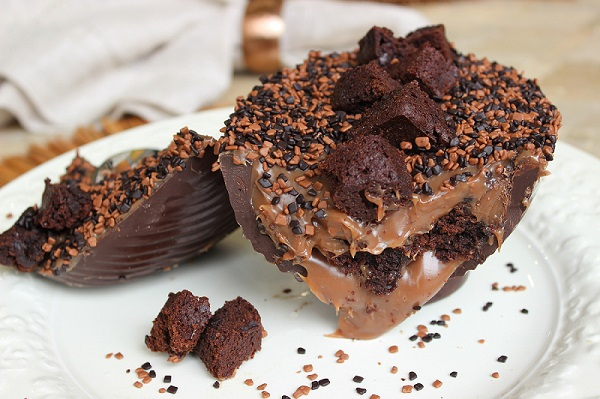 Receita de Ovo de Páscoa Gourmet de Brownie com Brigadeiro Belga