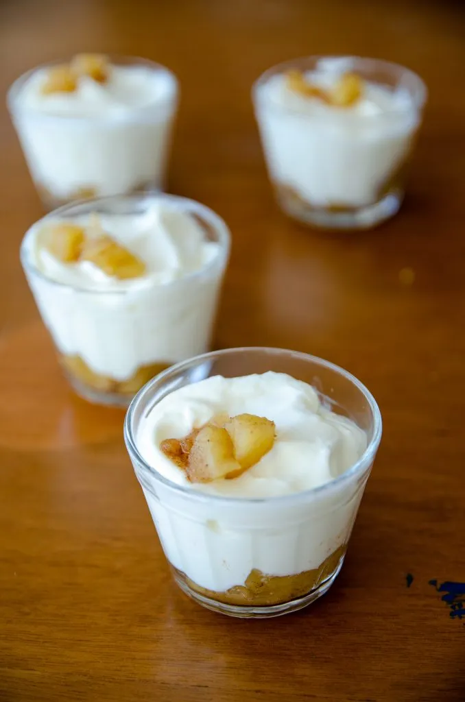 Compota de Frutas com Creme