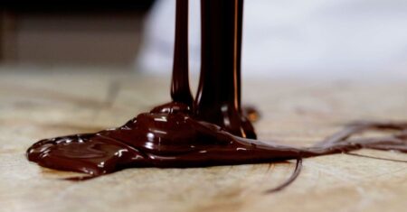 10 Dicas Para Fazer a Temperagem do Chocolate e Parar de Desperdiçar Barra