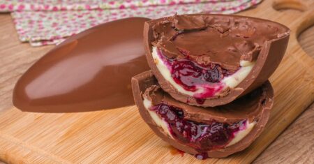 Ovo de Frutas Vermelhas com Ganache: Como Fazer do Zero e Acertar na Primeira Vez