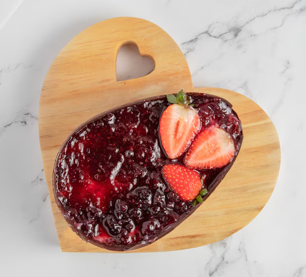 Ovo de Frutas Vermelhas com Ganache