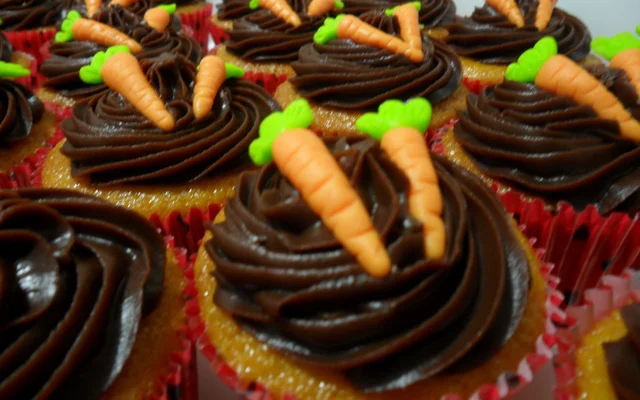 Cupcake de Cenourinha com Cobertura de Chocolate