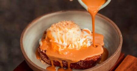 Rabanada de Brioche com Sorvete e Mel de Laranja