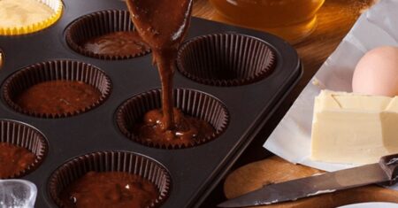 Tipos de fôrma para bolo: o que cada uma faz de diferente e quando trocar uma pela outra