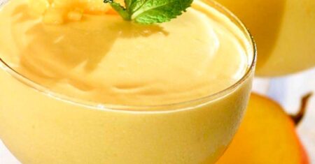Mousse de Manga: a receita que some do pote antes de gelar direito