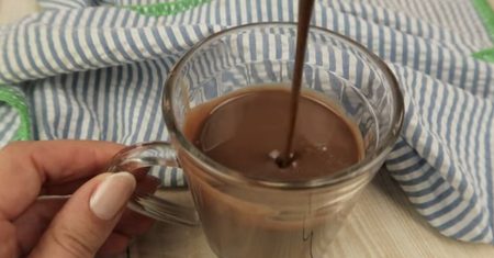 Chocolate quente cremoso na garrafinha: 3 sabores para fazer e vender